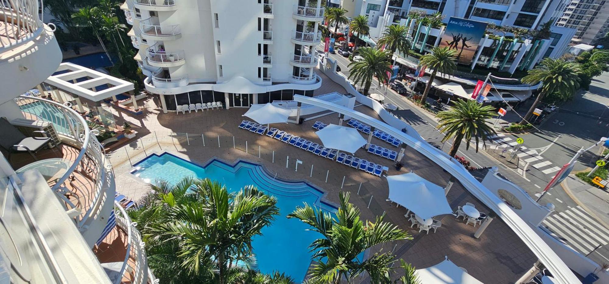 Broadbeach 4*