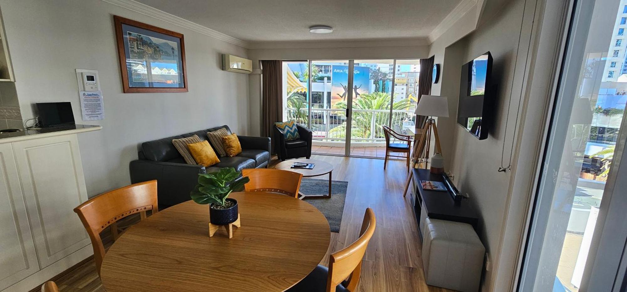 Aparthotel Broadbeach 4*
