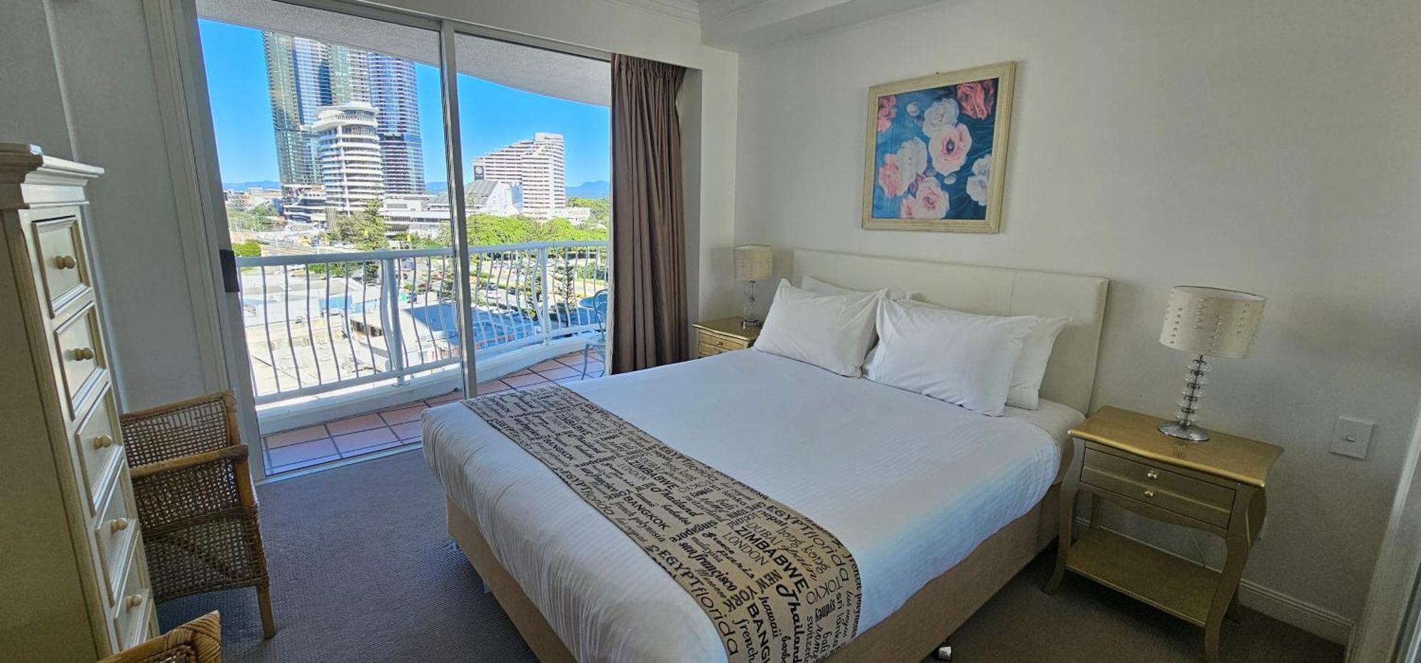 Aparthotel Broadbeach 4*